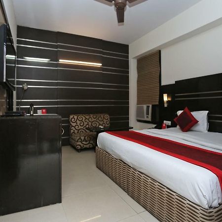 Oyo 13541 Otani Hotel Delhi  Eksteriør bilde