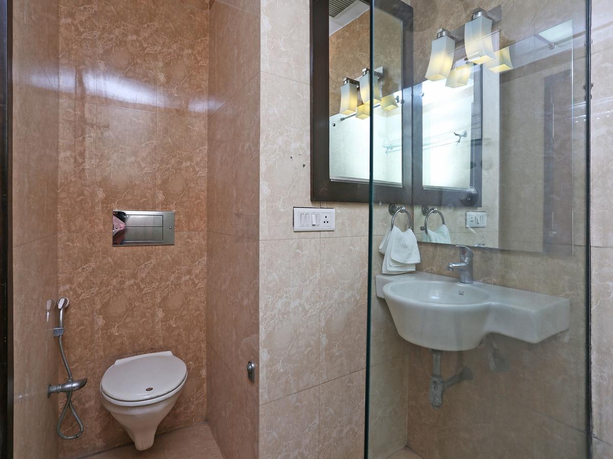 Oyo 13541 Otani Hotel Delhi  Eksteriør bilde