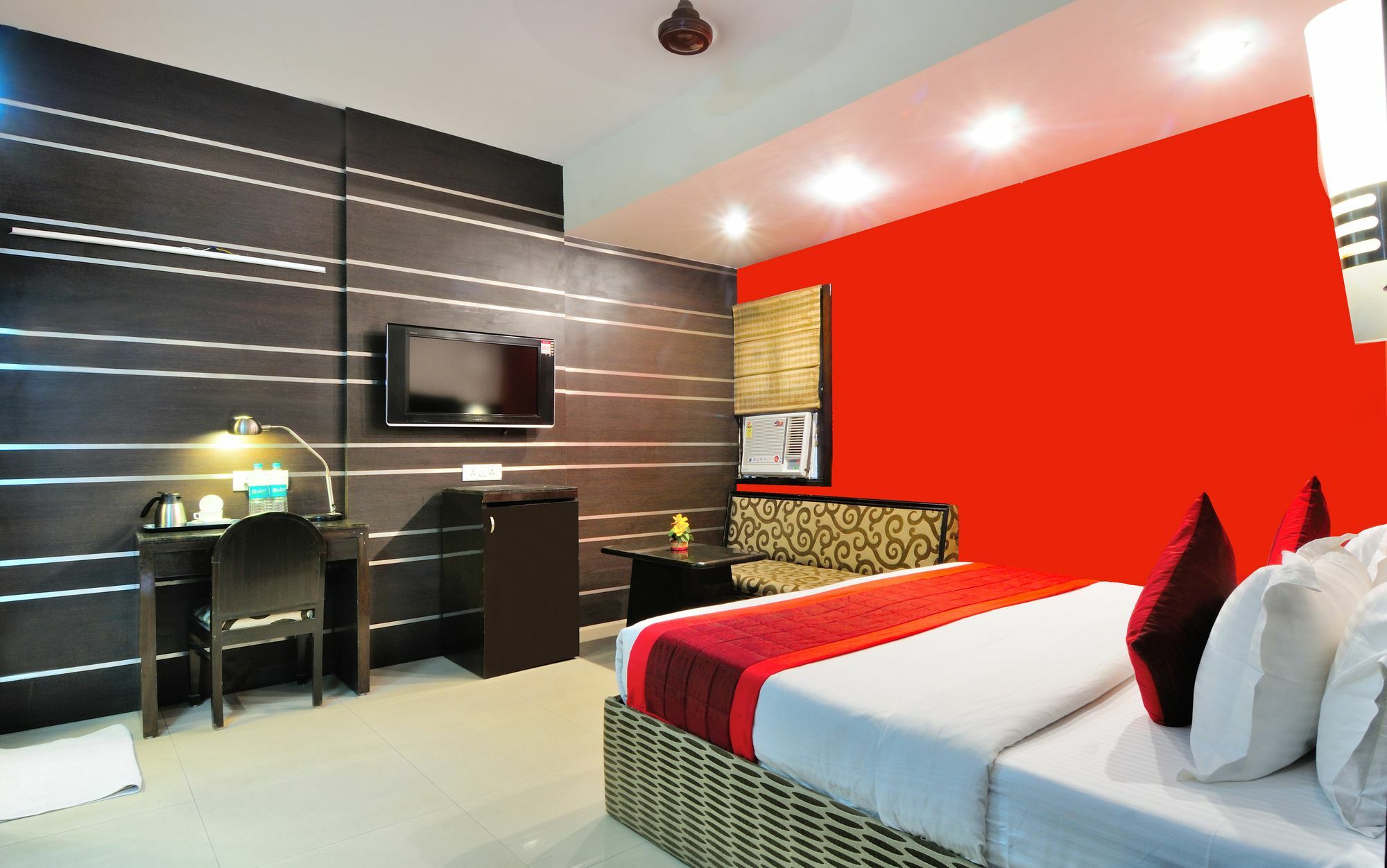 Oyo 13541 Otani Hotel Delhi  Eksteriør bilde