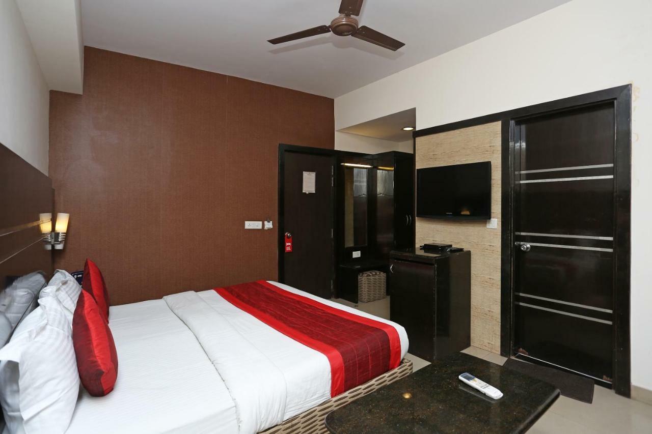 Oyo 13541 Otani Hotel Delhi  Eksteriør bilde