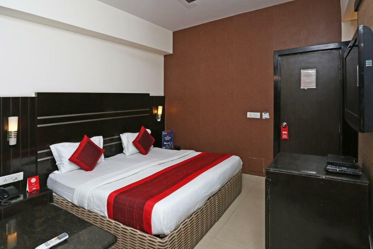 Oyo 13541 Otani Hotel Delhi  Eksteriør bilde