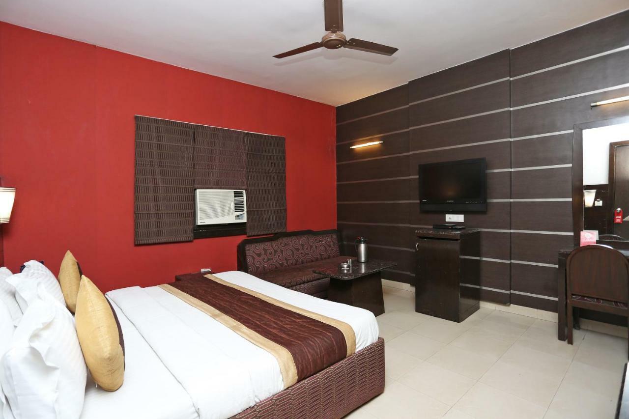 Oyo 13541 Otani Hotel Delhi  Eksteriør bilde